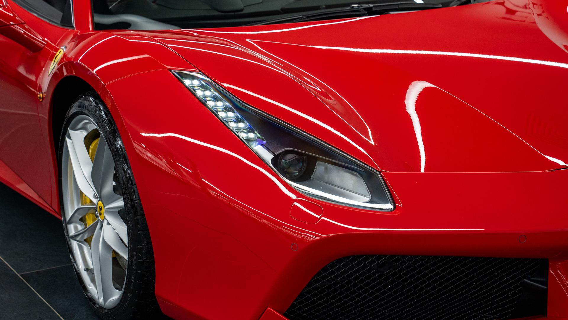 Ferrari 488 Photo 1ba8c524-4e25-41aa-af24-9d9978ca3790.jpg