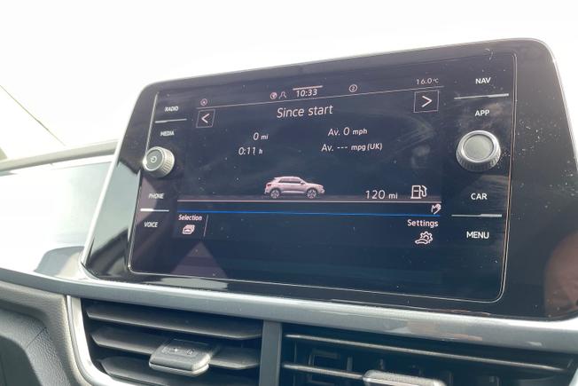 VOLKSWAGEN T-Roc Photo 34