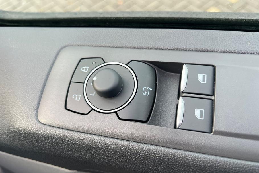 Used Ford TRANSIT CUSTOM NEWCUSTOM20 17