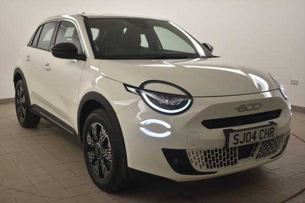 Used 2025 Fiat 600 1.2 Hybrid 48V 5dr eDCT-6 White at SERE Motors