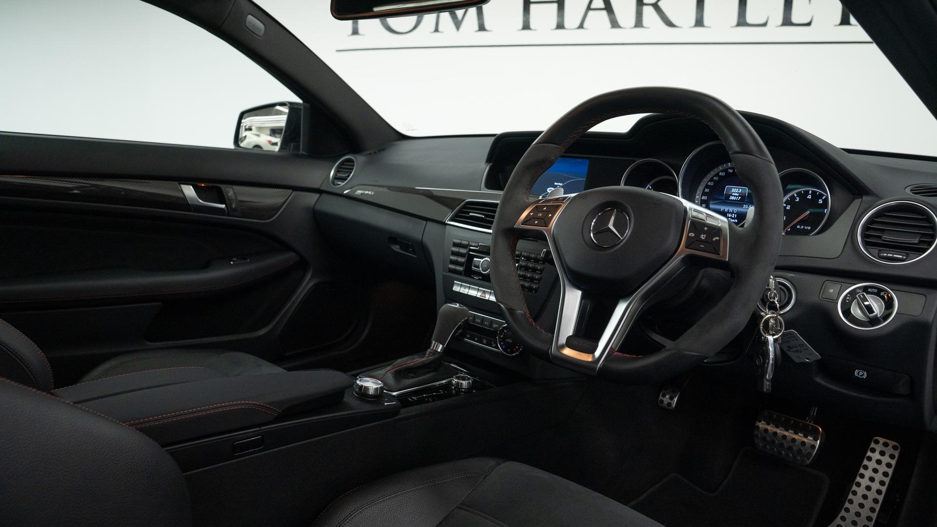 Mercedes-Benz C63 AMG Photo 1bbe0f9d-8a31-4109-a897-3ec3014a9fa9.jpg