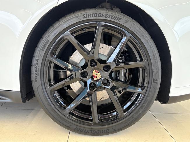 PORSCHE Panamera Photo 24