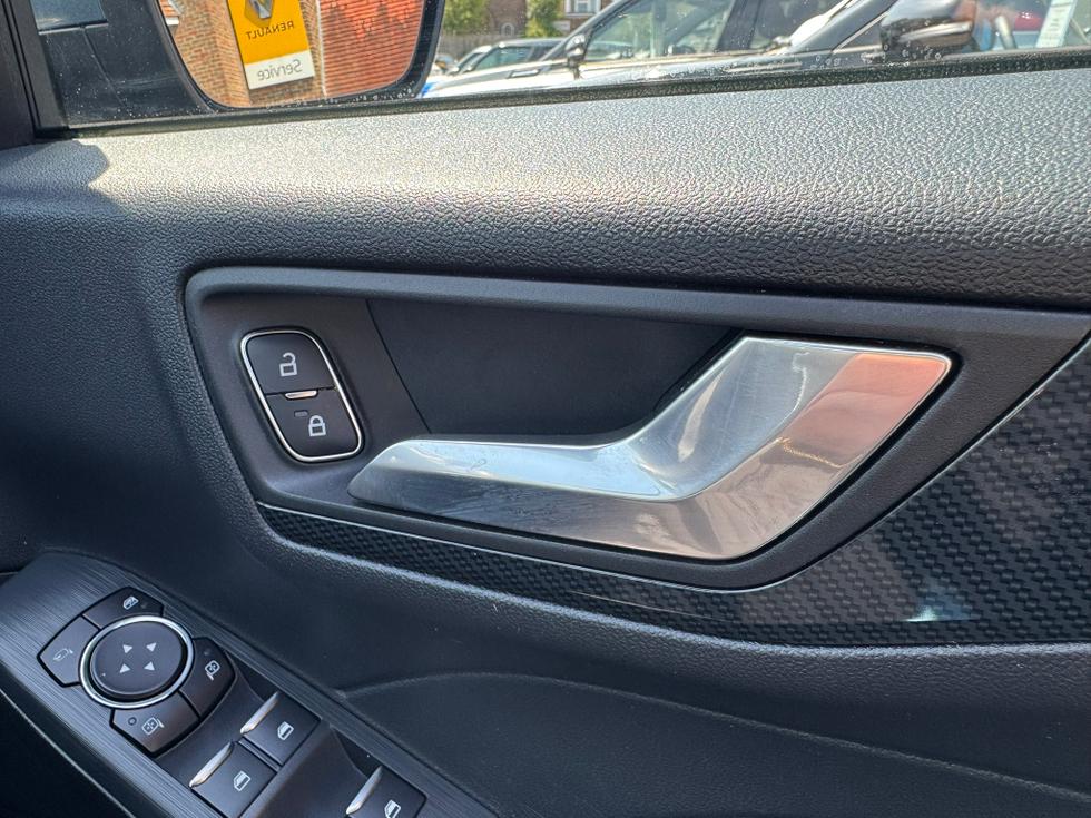 Ford Kuga Photo 1be26af0-90ed-4fd4-acba-736122c1fd7f.JPEG