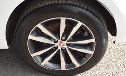 Jaguar F-PACE Photo 31