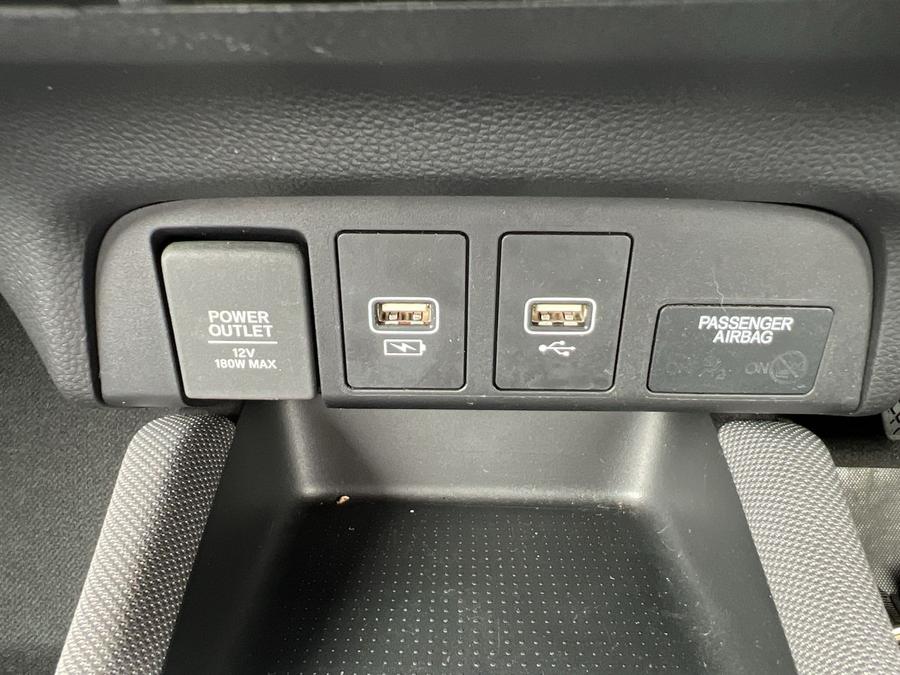 Honda Jazz Photo 1bfa07be-1e2e-45ef-a1c2-f4b37ca5a7a3.jpg