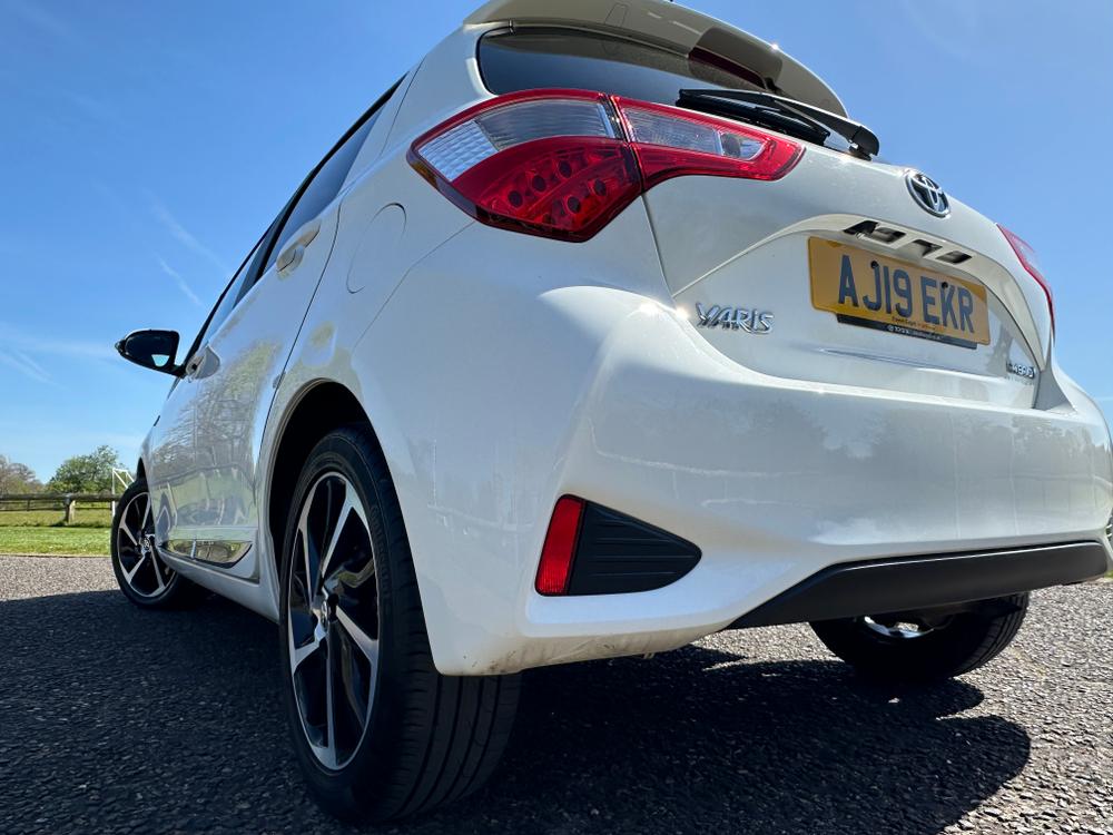 Used Toyota Yaris AJ19EKR 10