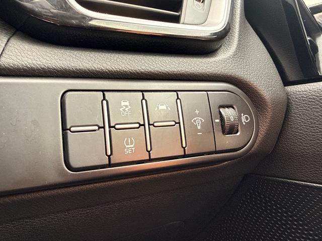 Kia Ceed Photo 1c0937df-12ed-440a-970d-bea5496a4b43.jpg