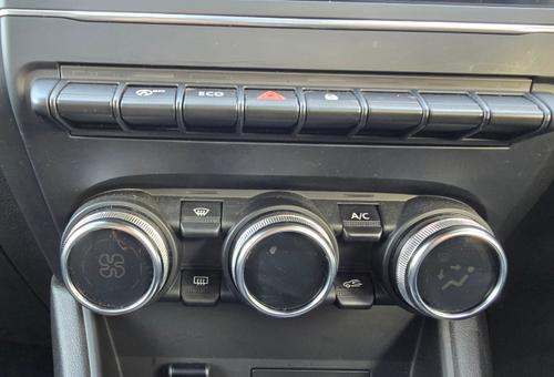 Renault CAPTUR Photo 1c0f861b-5c40-4403-9e06-07cc2b55ad4f.jpg