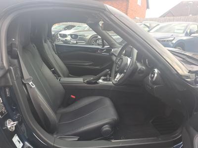 Mazda MX-5 Photo 9