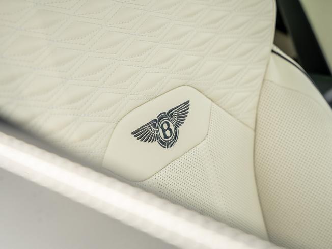 BENTLEY Bentayga Photo 24