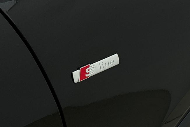 AUDI  Q4 Photo 20
