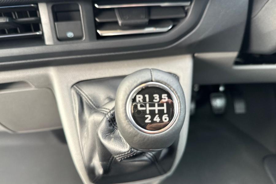 Ford TRANSIT CUSTOM Photo 1c30cefe-3b23-46d6-8911-392c61ceb272.jpg
