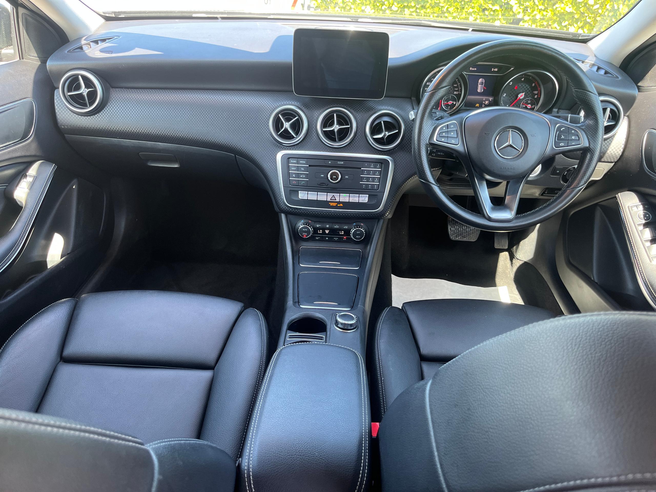 Mercedes-Benz A Class Photo 14