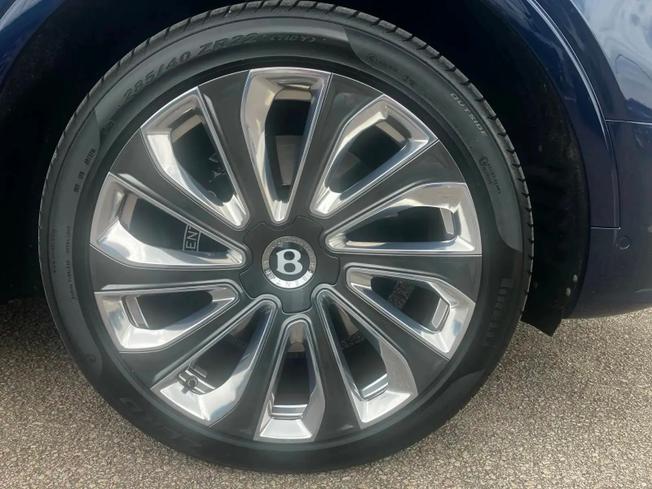 BENTLEY Bentayga Photo 5
