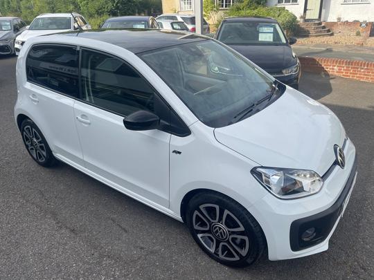 Volkswagen up! Photo 1c5c144e-55da-4d12-b590-fc0202929bd5.jpg