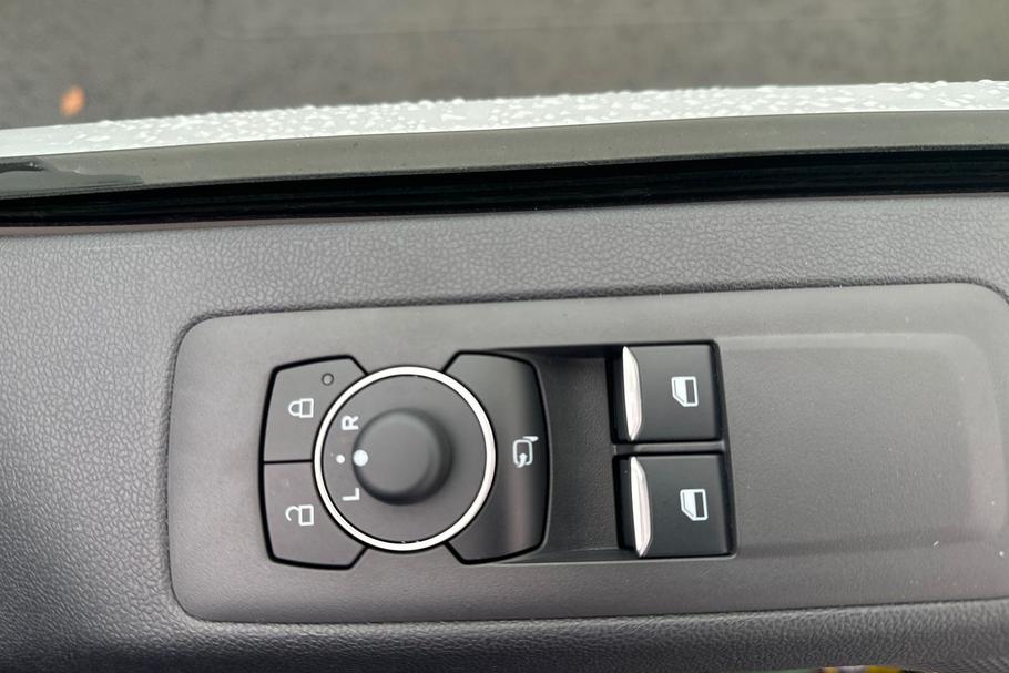 Used Ford TRANSIT CUSTOM L1DCIVMSRT1 19