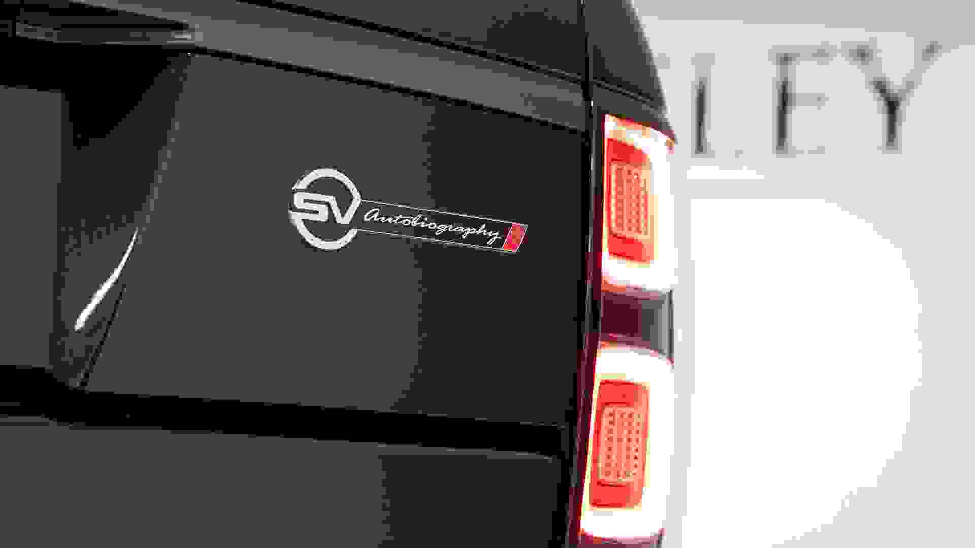 Land Rover RANGE ROVER Photo 1c7eb998-c57b-407e-a9f1-7e378613d628.jpg