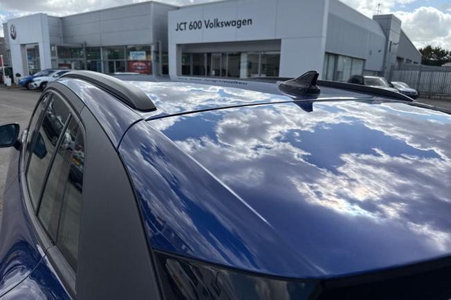 VOLKSWAGEN ID.4 Photo 38