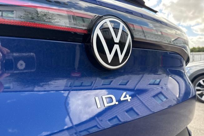 VOLKSWAGEN ID.4 Photo 21