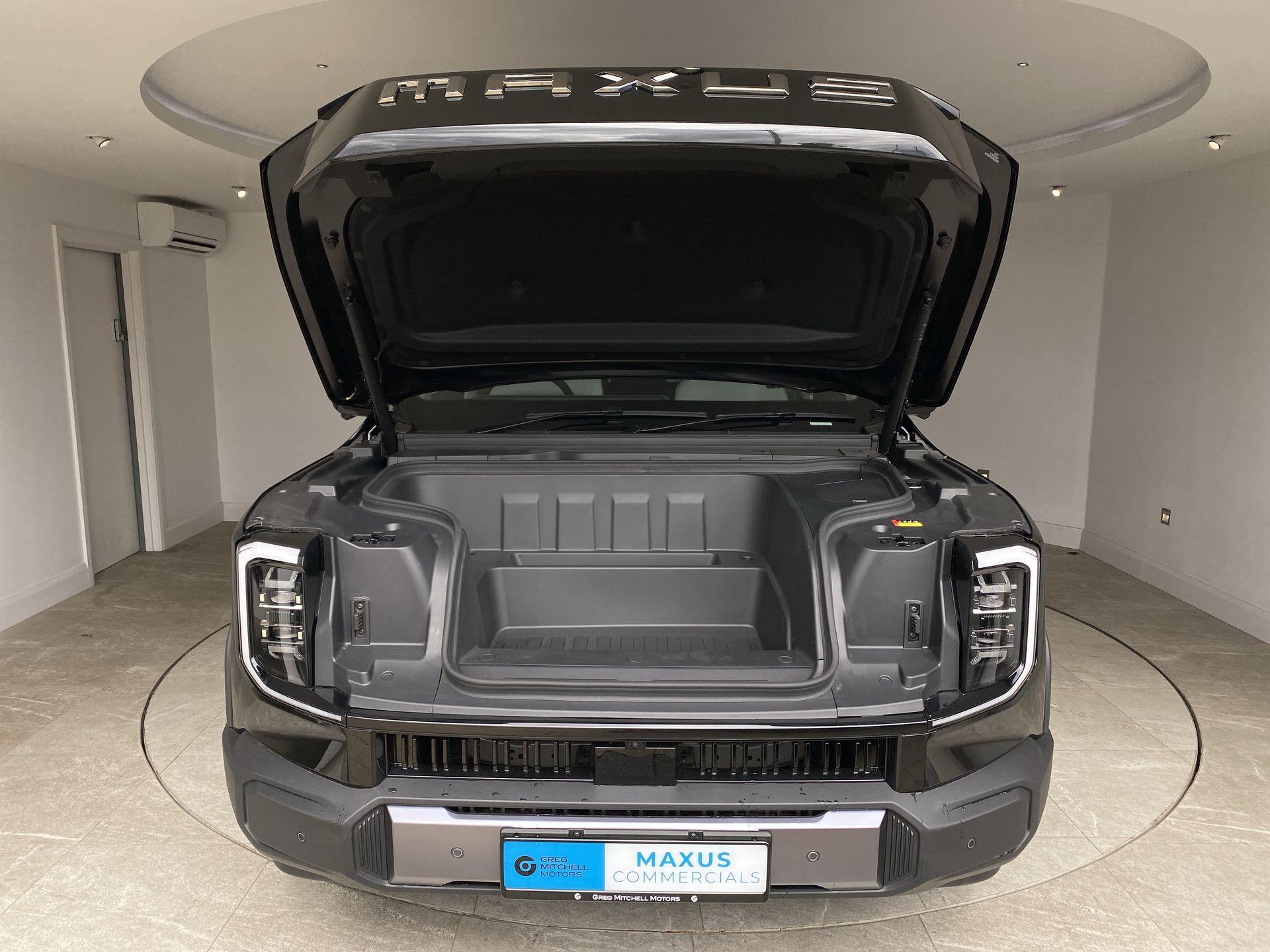 2026 MAXUS TERRON 9 E 325kW Premium Double Cab Pickup 102kWh Auto - vehicle photo 7 for sale on PureCar