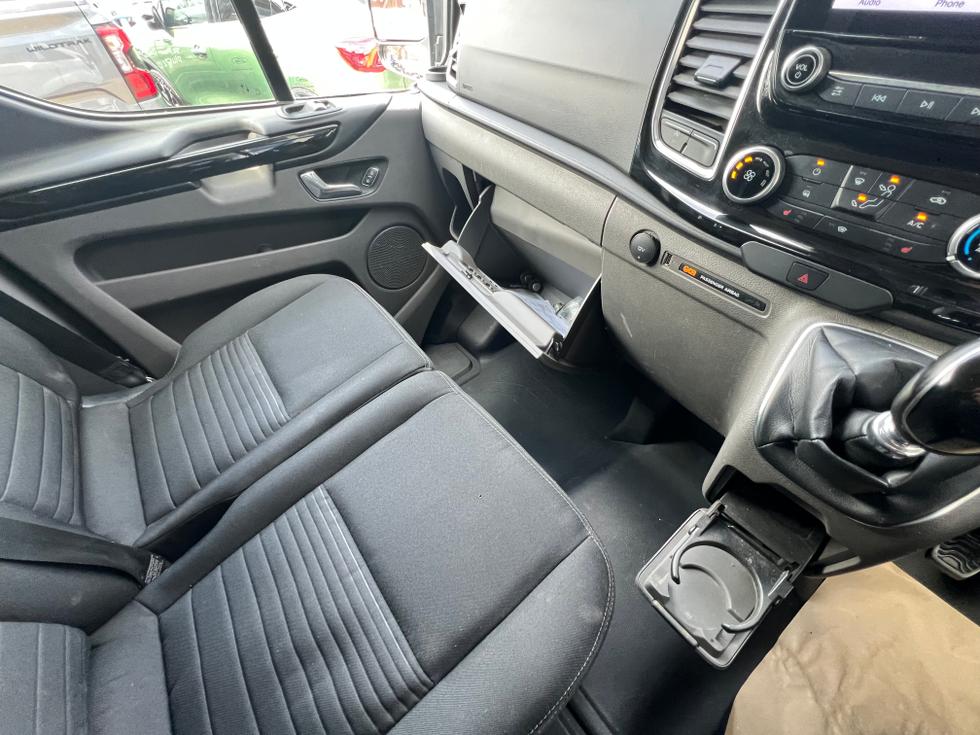 Ford Transit Custom Photo 1cac0e06-279d-4ab8-be0f-8d64d1047545.jpeg