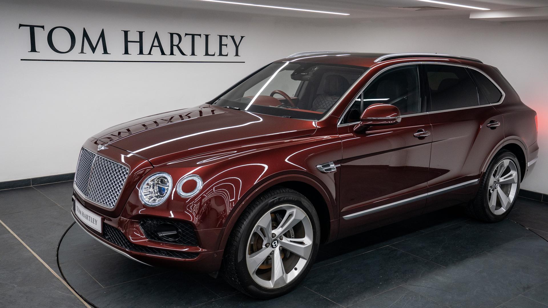 Bentley Bentayga Photo 1cc00926-98c9-46a6-83d5-c49f5d14641a.jpg