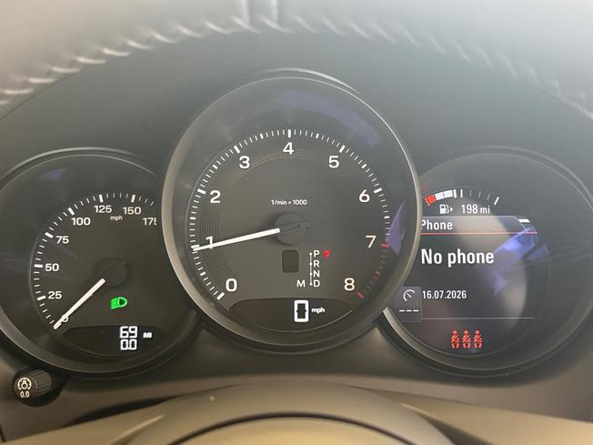 PORSCHE Macan Photo 16
