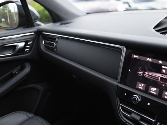 PORSCHE Macan Photo 16