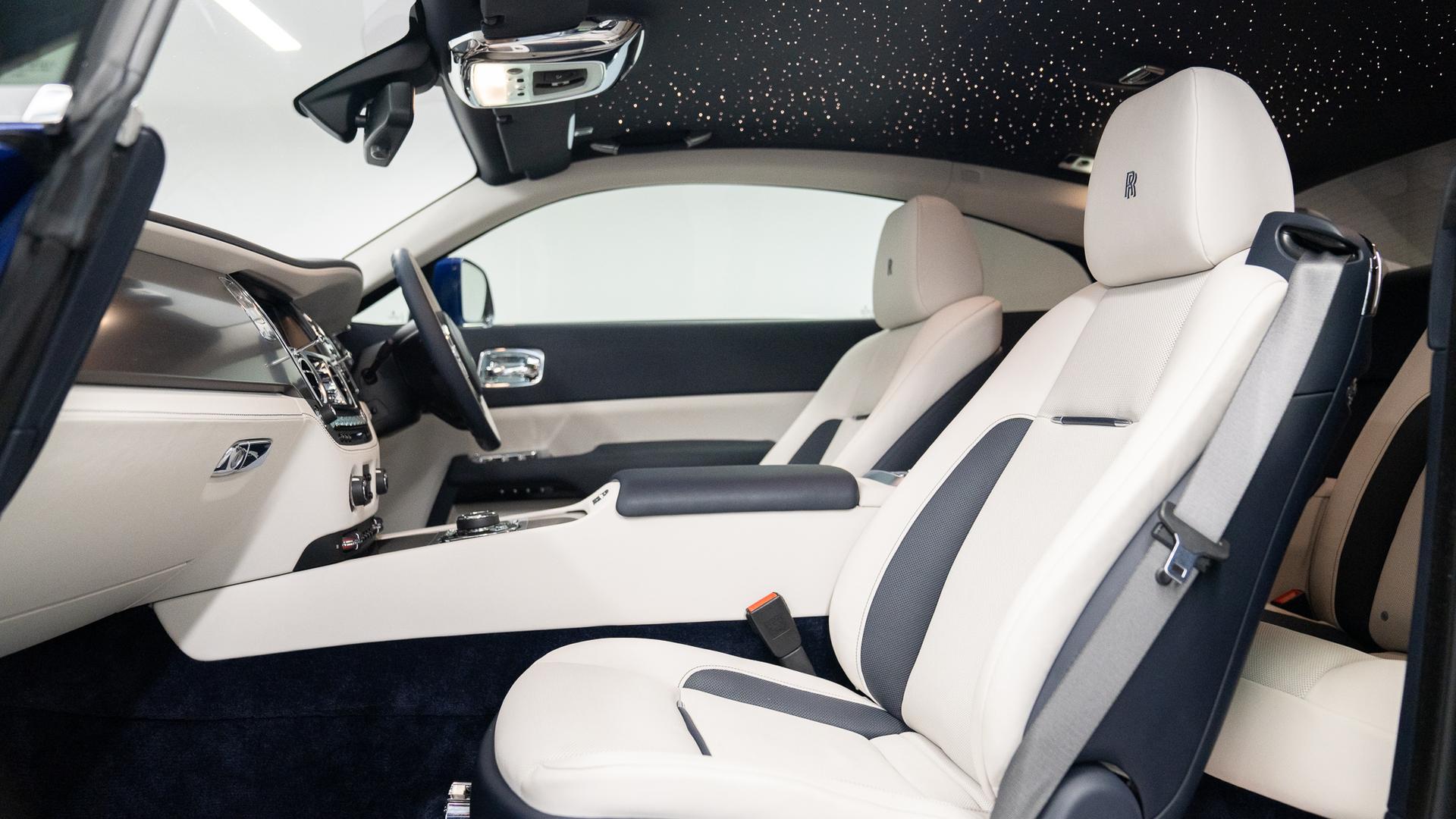 Rolls-Royce Wraith Photo 1ce21c45-2656-41b2-8f72-ac1fb38c28b3.jpg