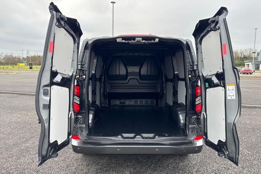 Ford TRANSIT CUSTOM Photo 1ce9d4d4-5742-4107-ab4b-db2ea6bfc788.jpg