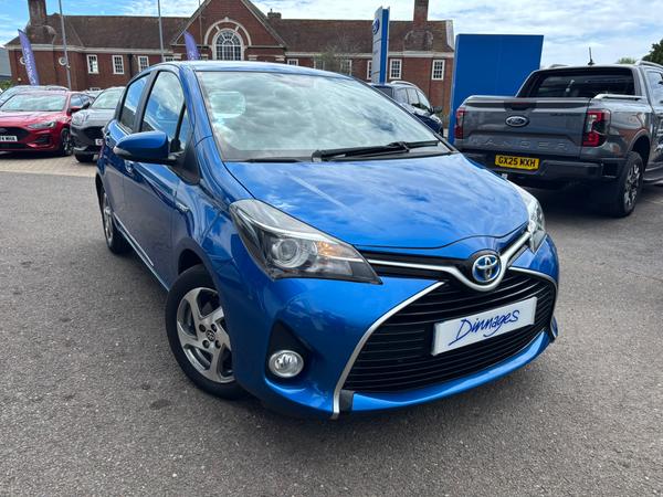 Used 2015 Toyota Yaris 1.5 VVT-h Icon Hatchback 5dr Petrol Hybrid E-CVT Euro 6 (101 ps) Island Blue at Dinnages