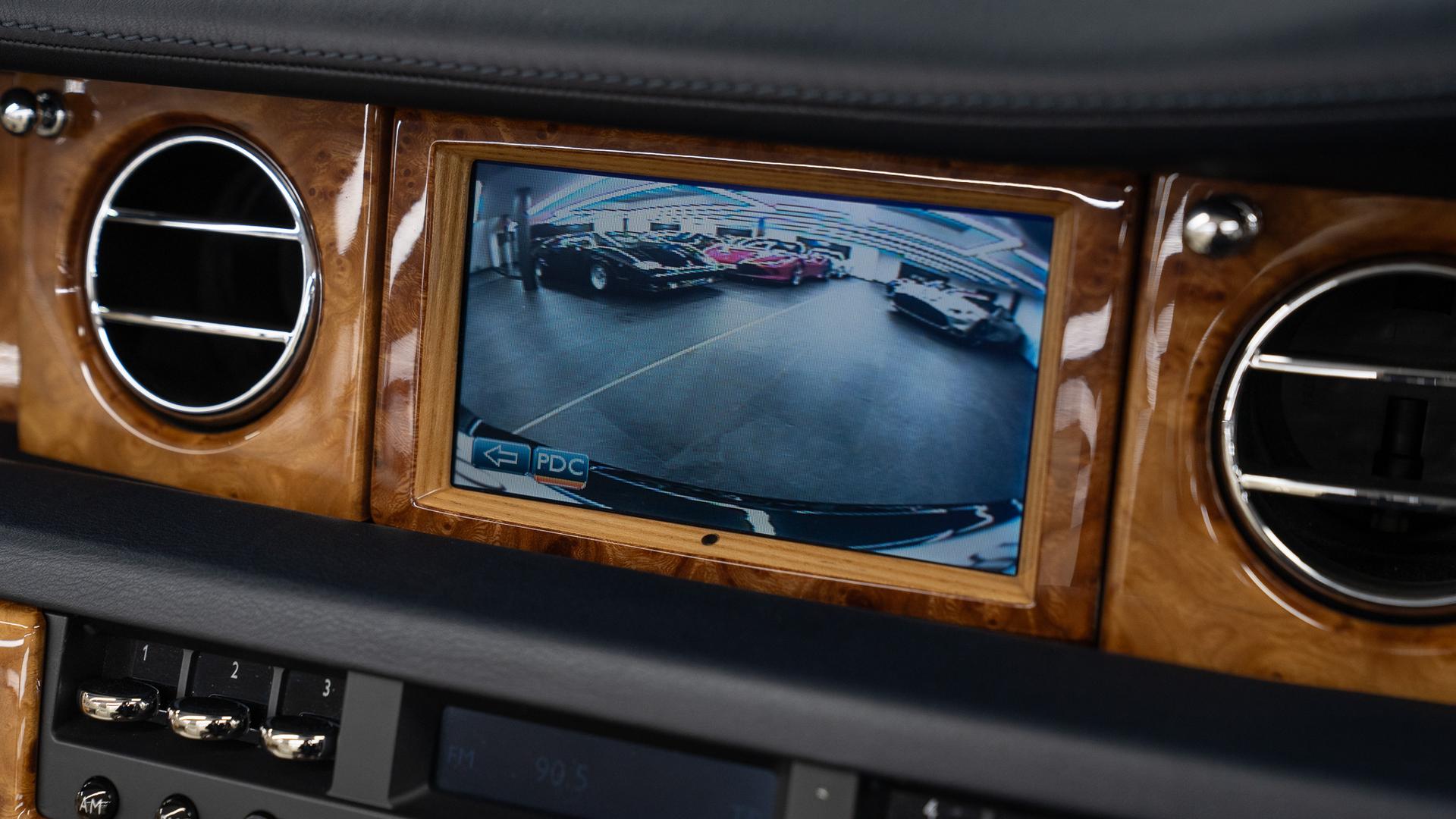 Rolls-Royce Phantom Photo 1cf808b0-c487-4841-8182-a299f97f7d7c.jpg