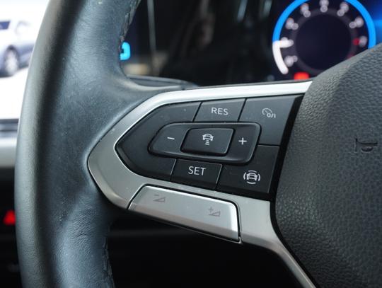 Volkswagen Golf Photo 1cff7416-a55a-441f-991d-111cc26328a0.jpg