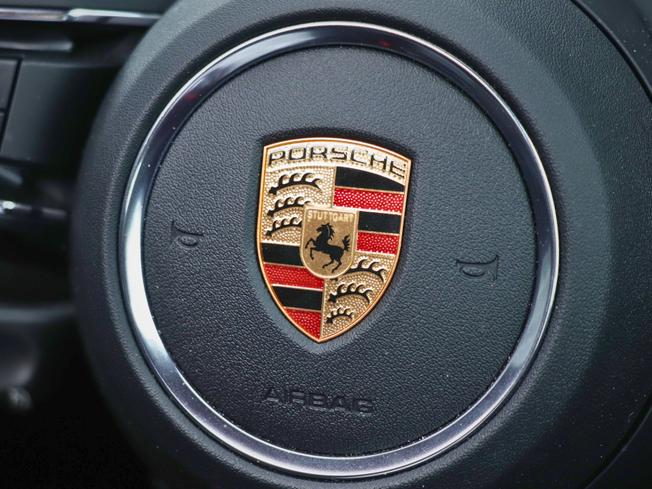 PORSCHE Macan Photo 38