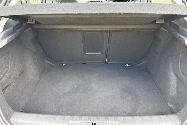 PEUGEOT 308 Photo 12