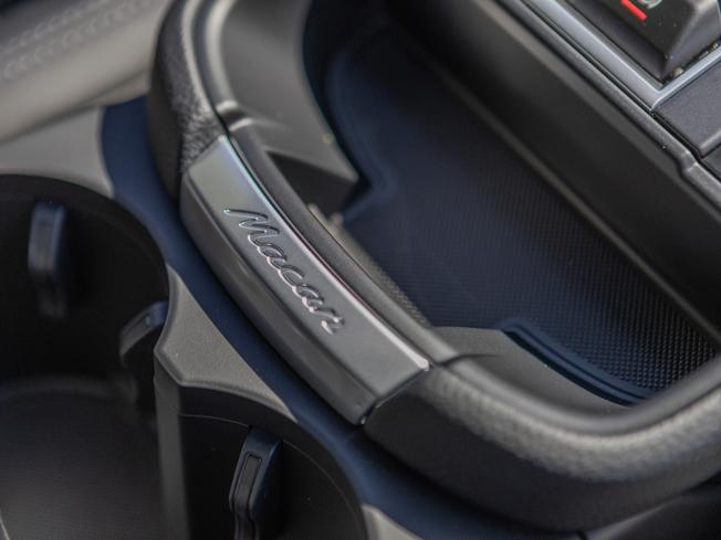 PORSCHE Macan Photo 27