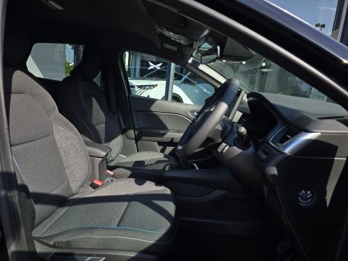 Renault Captur Photo 1d11e24a-3236-49aa-b833-7f0cf30e3b5e.jpg