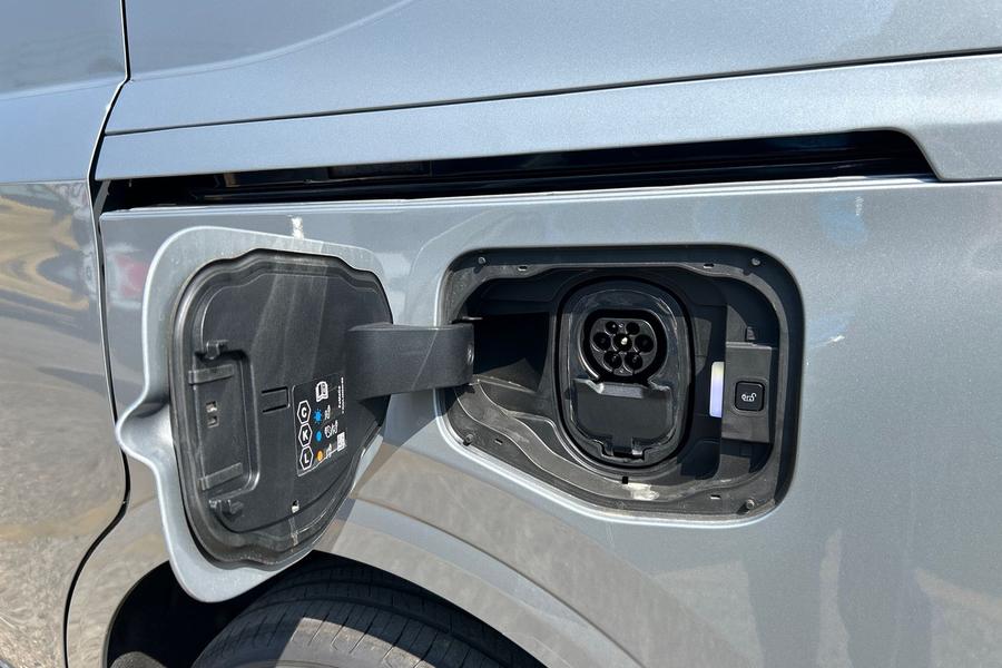 Ford E-TRANSIT COURIER Photo 1d13b022-1d44-40e0-8670-ce07f0ac5648.jpg