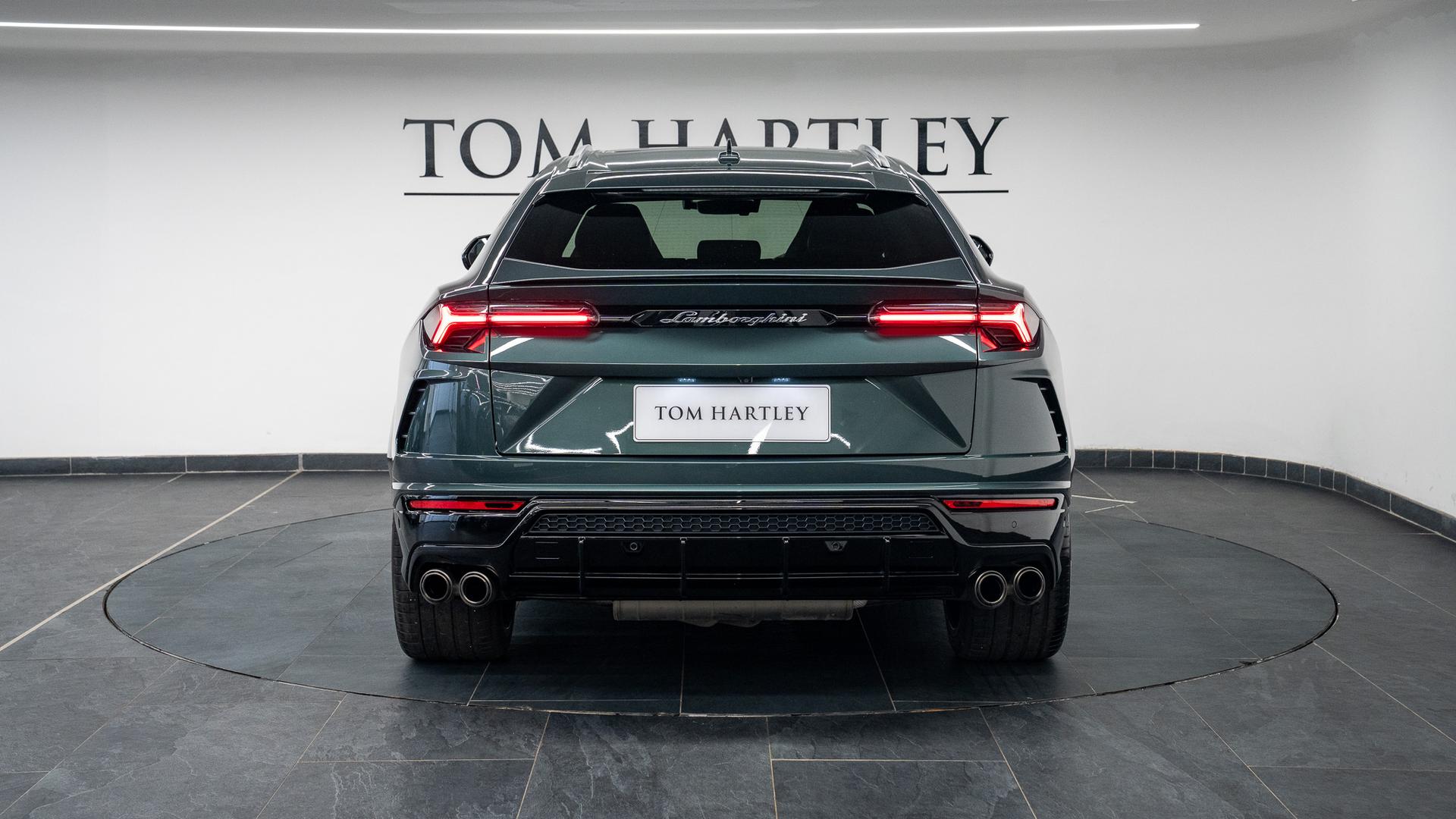 LAMBORGHINI Urus Photo 1d1ca9ab-4658-413f-9611-1e96eddce0bc.jpg