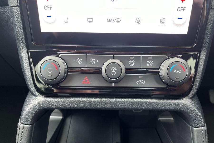 Ford RANGER Photo 1d230bdf-3d2d-4ce2-a39a-d7875259a496.jpg