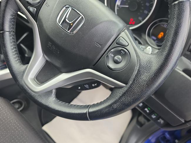 Honda Jazz Photo 1d286515-6cf4-4897-a0fc-ca617045c817.jpg
