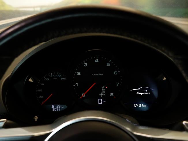 PORSCHE 718 Cayman Photo 32