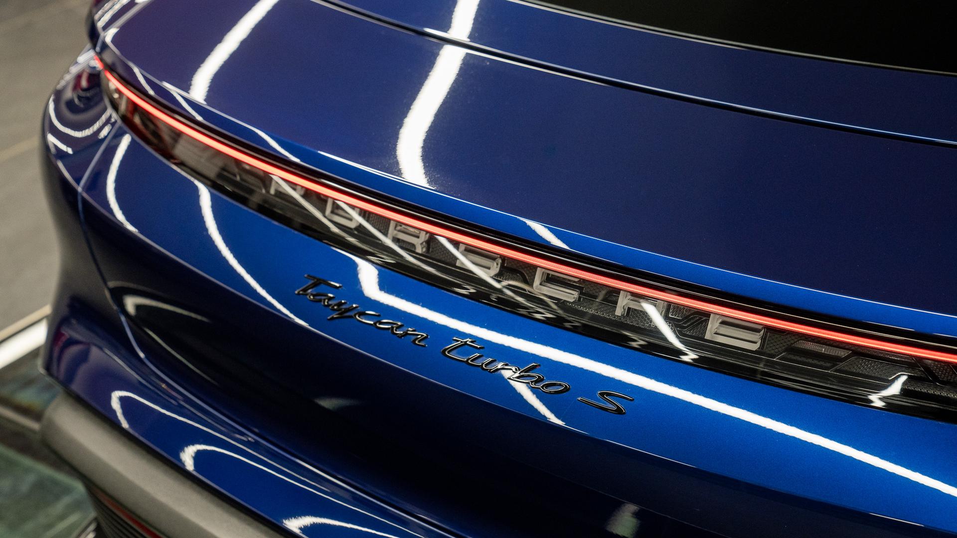 Porsche Taycan Photo 1d38377e-83be-4852-85be-34c0119f8e32.jpg