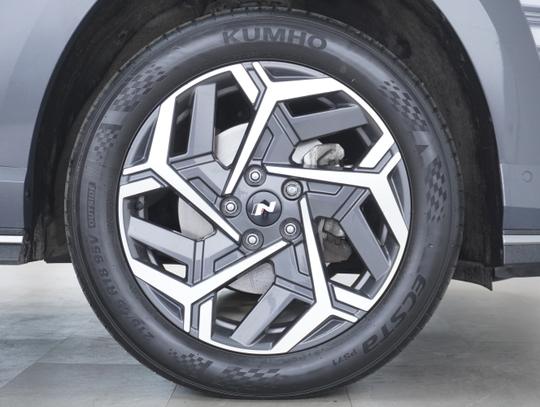 Hyundai KONA Photo 1d548d8e-3f1b-4cca-942a-e74d46f1df21.jpg