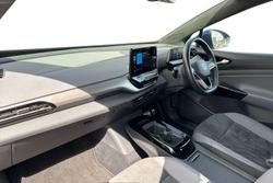 VOLKSWAGEN ID.4 Photo 2