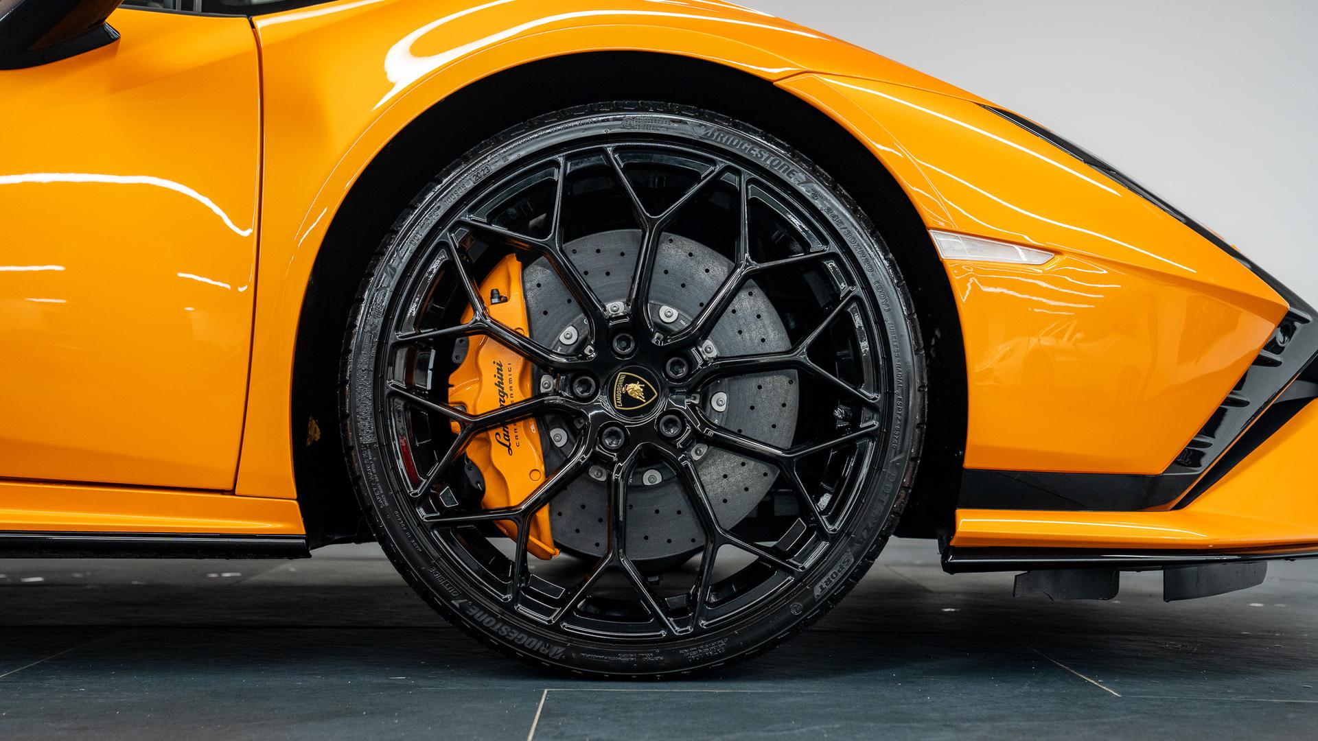 LAMBORGHINI Huracan Photo 1d60144d-da22-49c6-9fae-38440fa8cef0.jpg