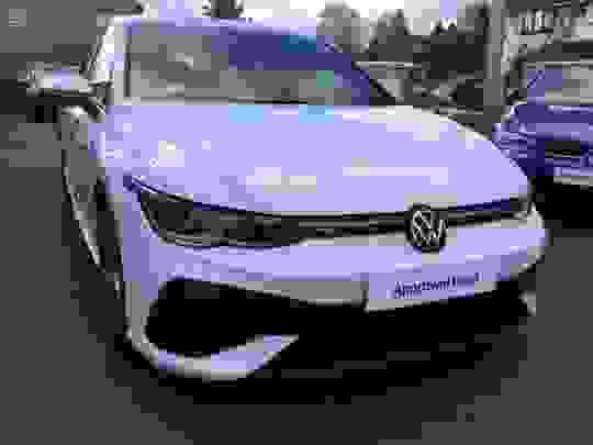 Volkswagen GOLF Photo 1d6e0caf-0ffd-44f8-b8ef-507a758a2269.jpg