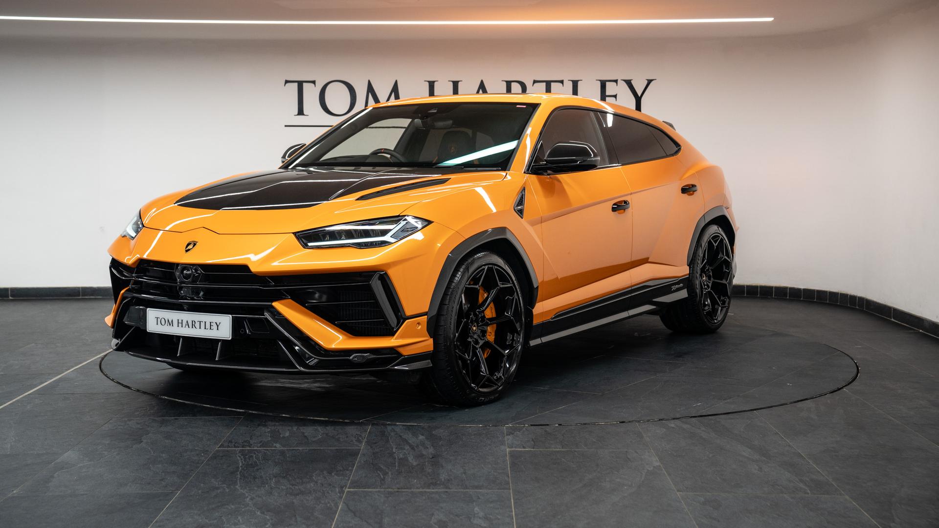 LAMBORGHINI Urus Photo 1d8b2eb2-27c6-4999-a9d6-a8cb1cef62c9.jpg