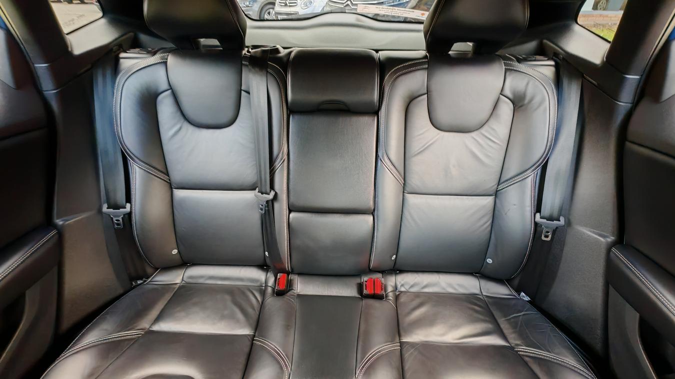 Used Volvo V40 RX66YXR 24