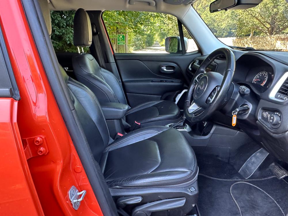 Used Jeep Renegade LW17YWJ 23